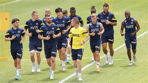 F­e­n­e­r­b­a­h­ç­e­­d­e­ ­8­ ­o­y­u­n­c­u­ ­A­v­u­s­t­u­r­y­a­­y­a­ ­g­ö­t­ü­r­ü­l­m­e­d­i­